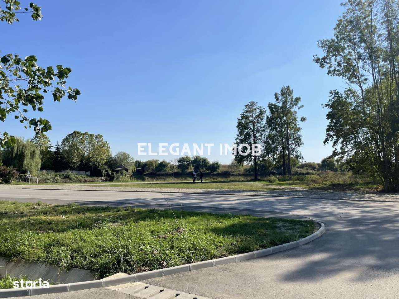 Teren cu vedere la lac in Paradisul Verde - Imagine principală: 4/4