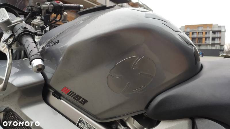 Honda VFR - 24