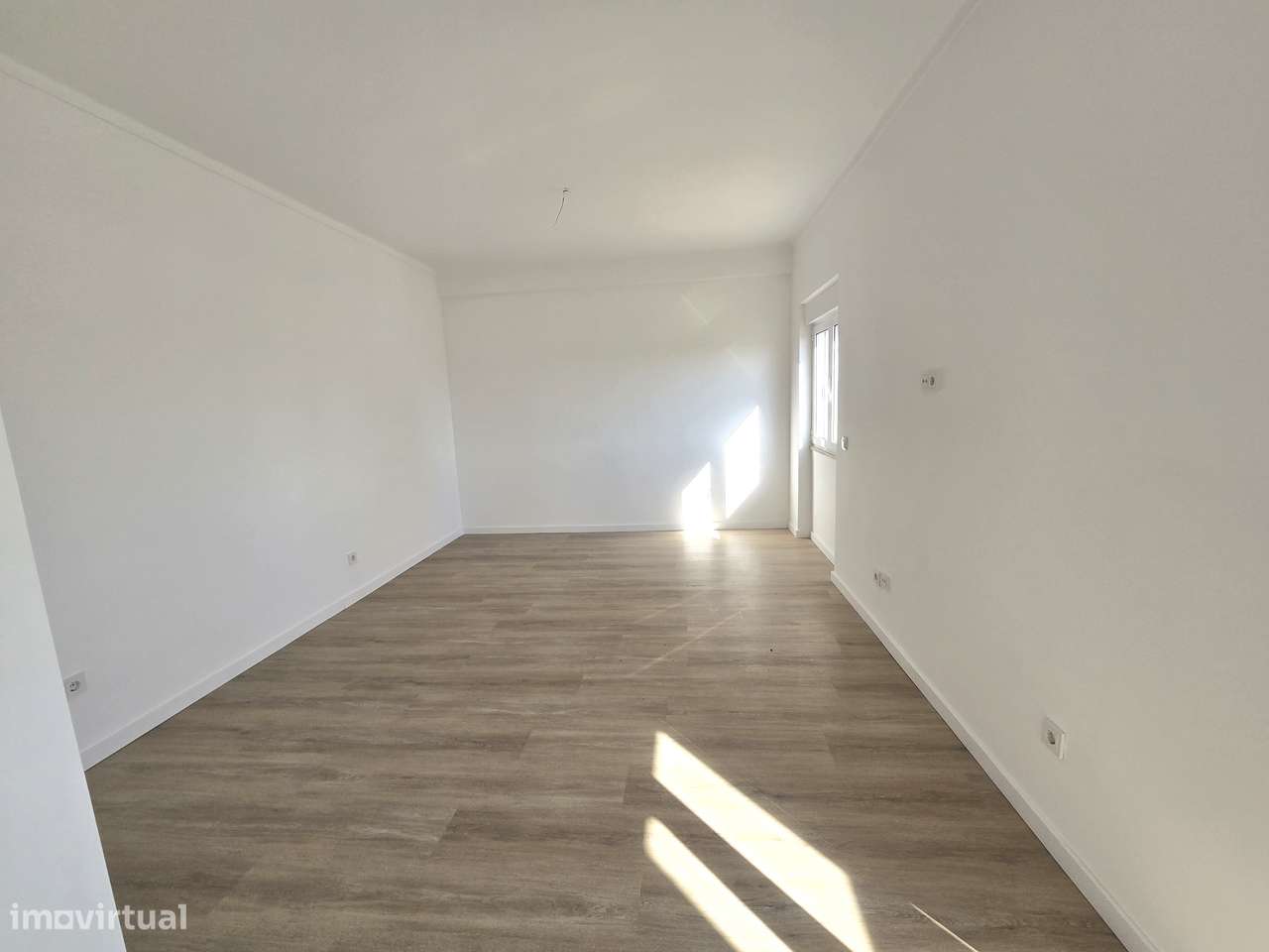 T3 no Barreiro com Suíte, Open Space, Duas Marquises, Vista Desafogada-5