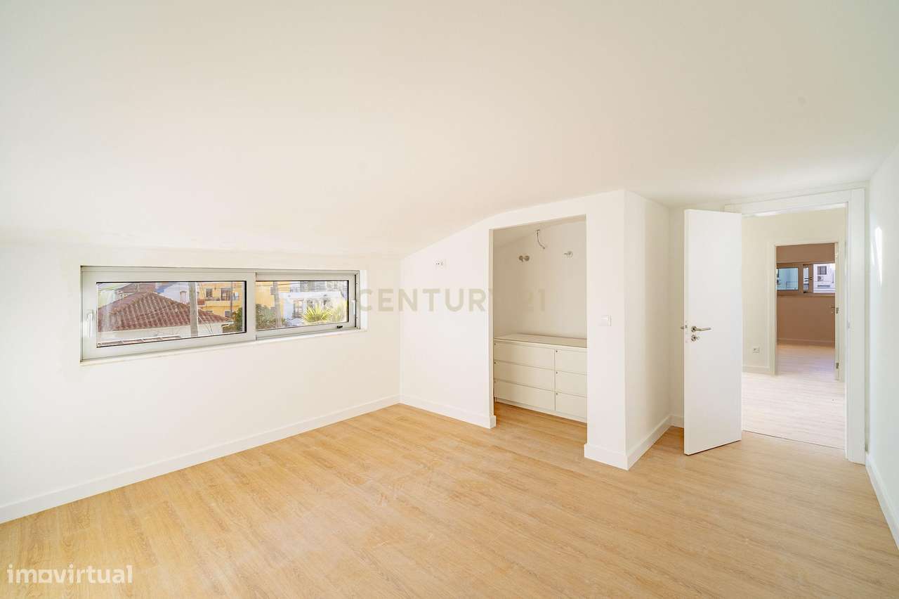 Moradia T6 com Piscina - Charneca de Caparica-29