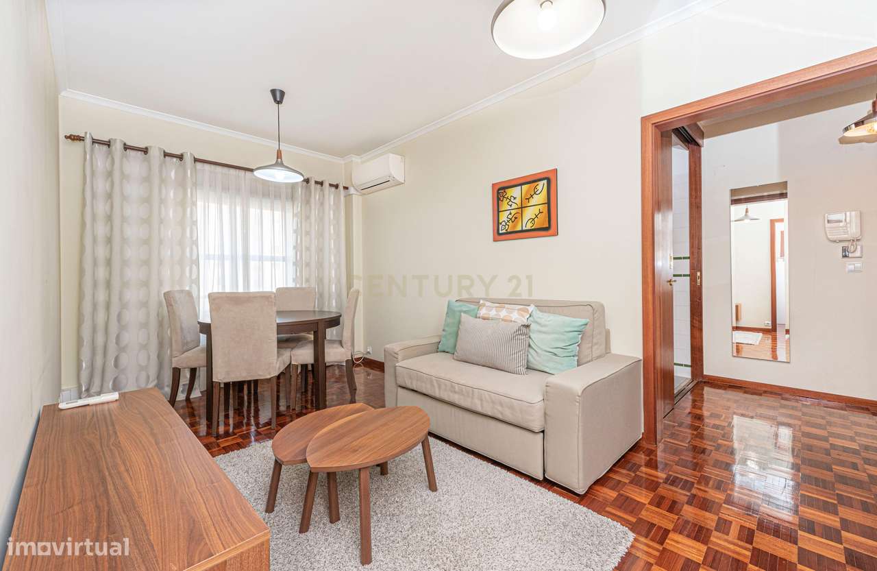 Apartamento T2 muito estimado e bem localizado em Carnide - Grande imagem: 5/24