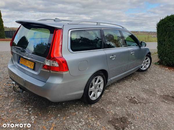 Volvo V70 D2 Dynamic Summum - 6