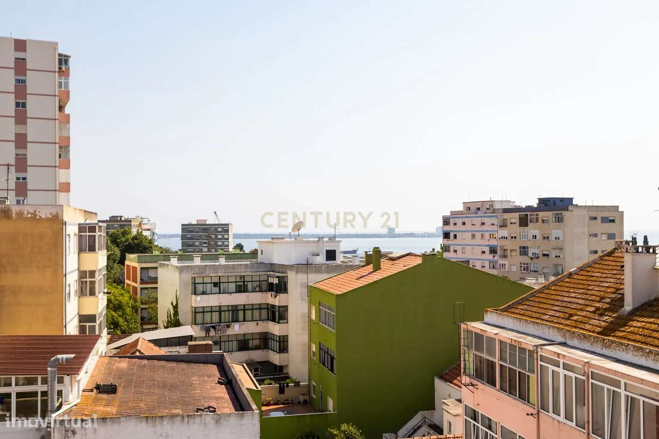 Apartamento T3 com Vista Rio e Garagem – Centro de Setúbal-16