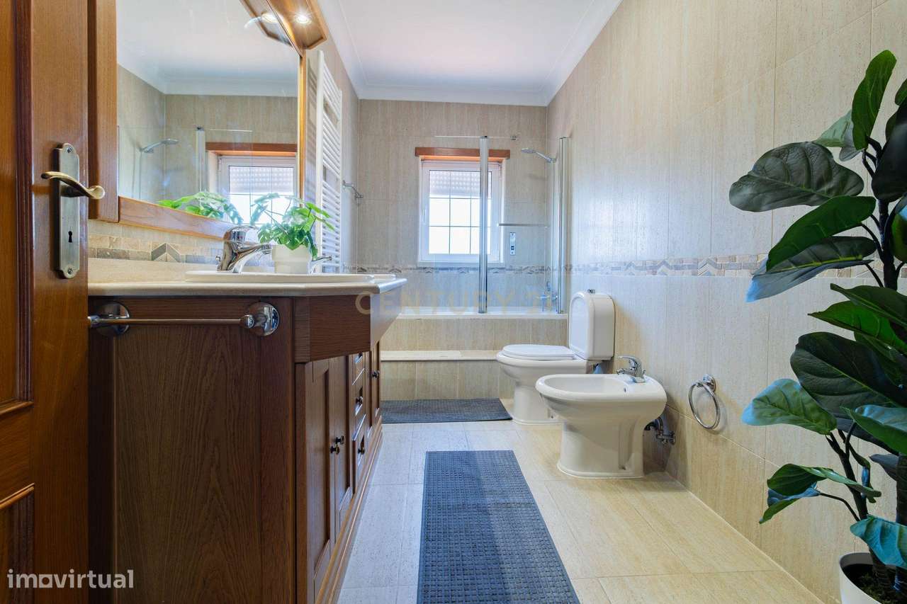 Casa Renovada em Aljubarrota, Alcobaça - 4 Quartos e Jardim-17