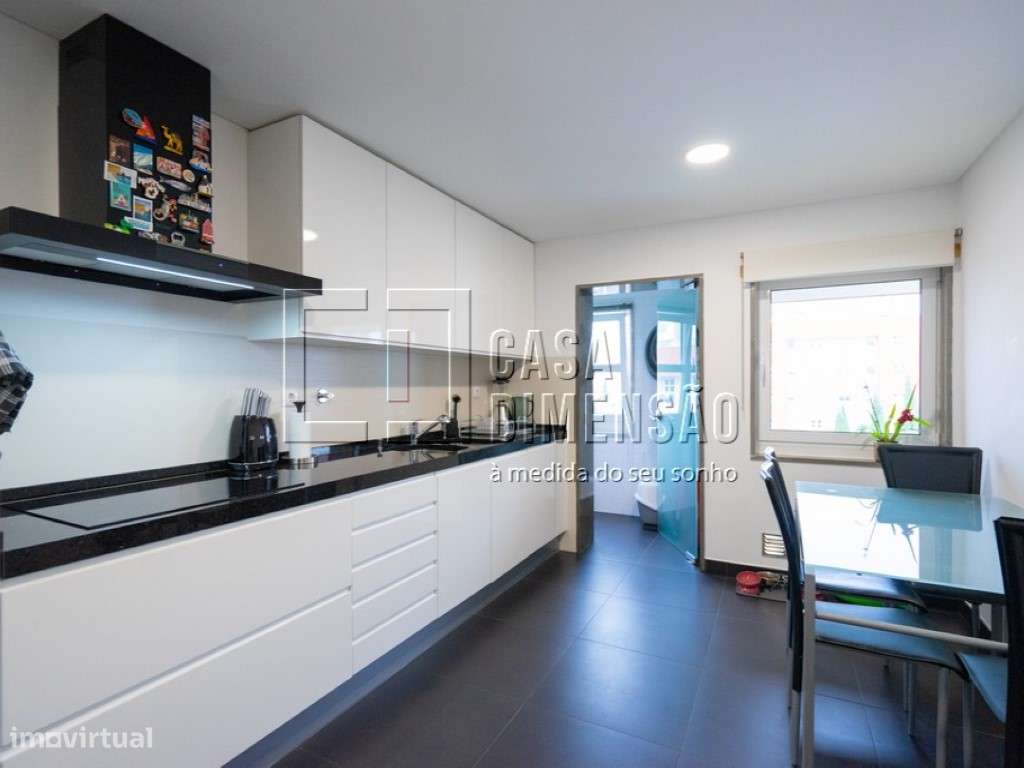 Apartamento de tipologia T2 na Serra de Carnaxide, como NOVO!!-22