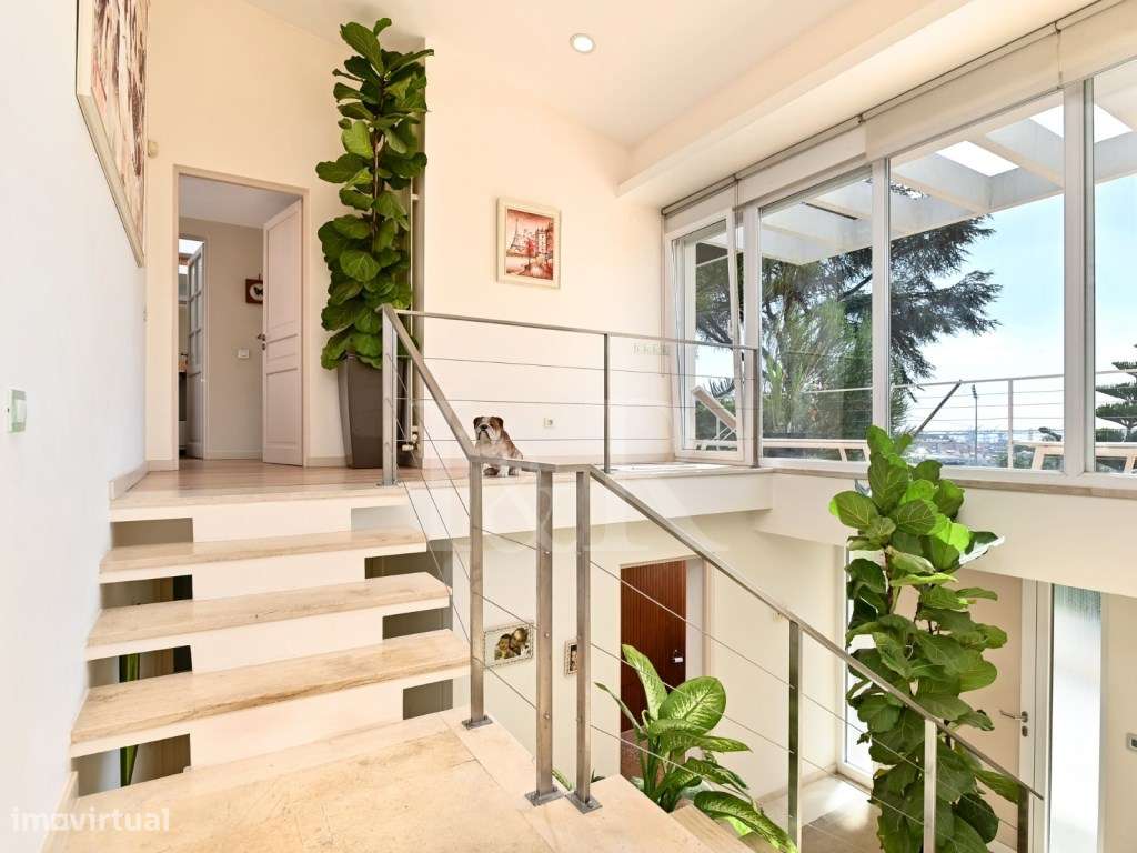 Moradia T6 com jardim, piscina e vista rio no Restelo, Lisboa-22