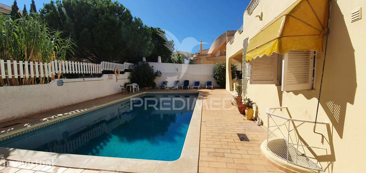 Moradia T4 + T2 + T2 + T1 + T1 + T1 c/piscina - Grande imagem: 3/24