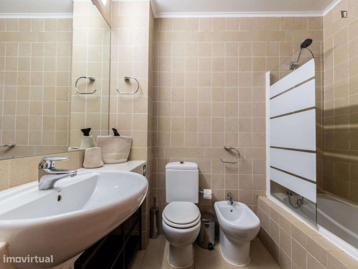 Apartamento com 1 quartos - localizado em Quarteira - Grande imagem: 2/23