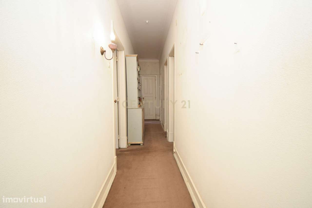 Apartamento T3 com Elevador, no Areeiro | Av. Roma| Campo Pequeno - Li-15
