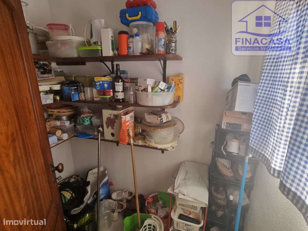 Moradia T4 isolada inserida em terreno com 5000m2 - Camarral (Palmela)-9