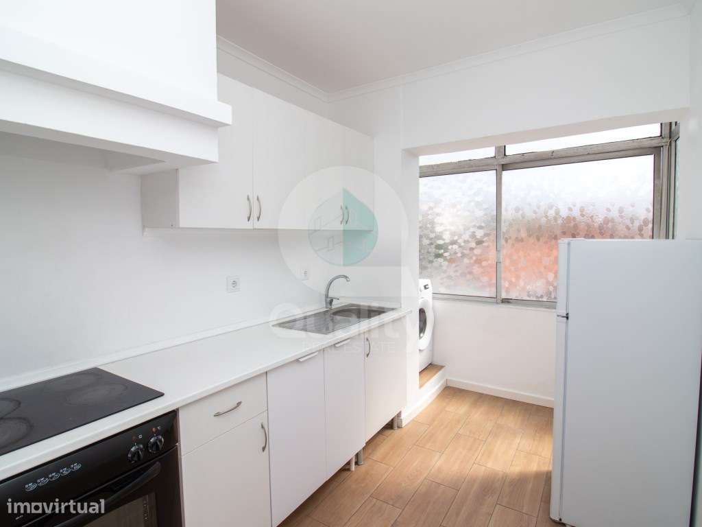 T1+1 Remodelado com Varanda e aproveitamento Sótão - Baixa da Banheira-16
