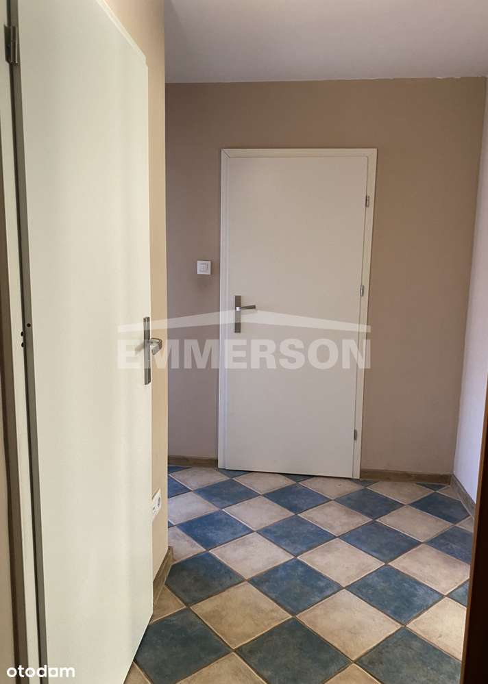 Dwupokojowe mieszkanie w centrum do remontu-9