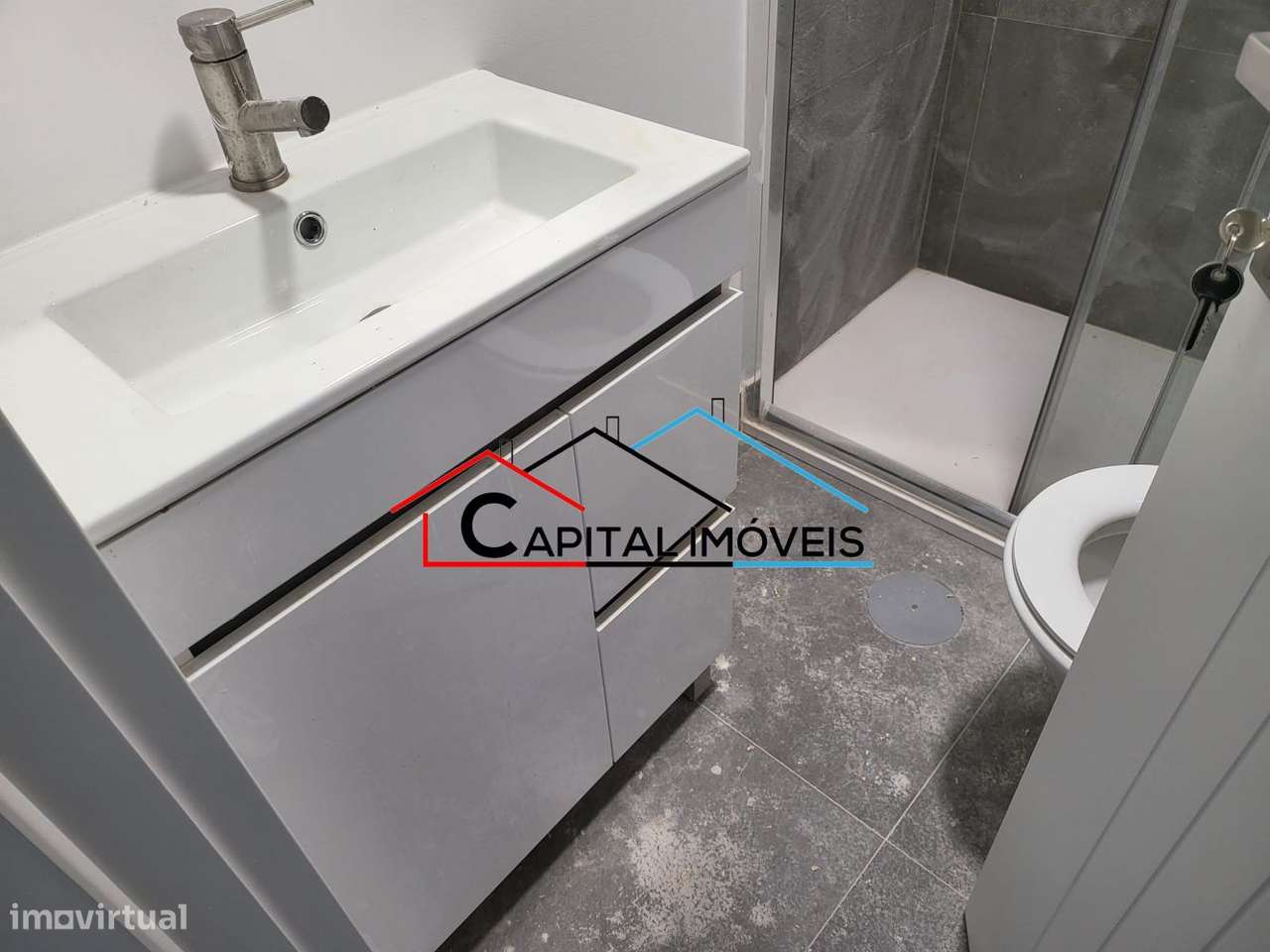 T1 Remodelado,  c/quintal, localizado no Barreiro.-3