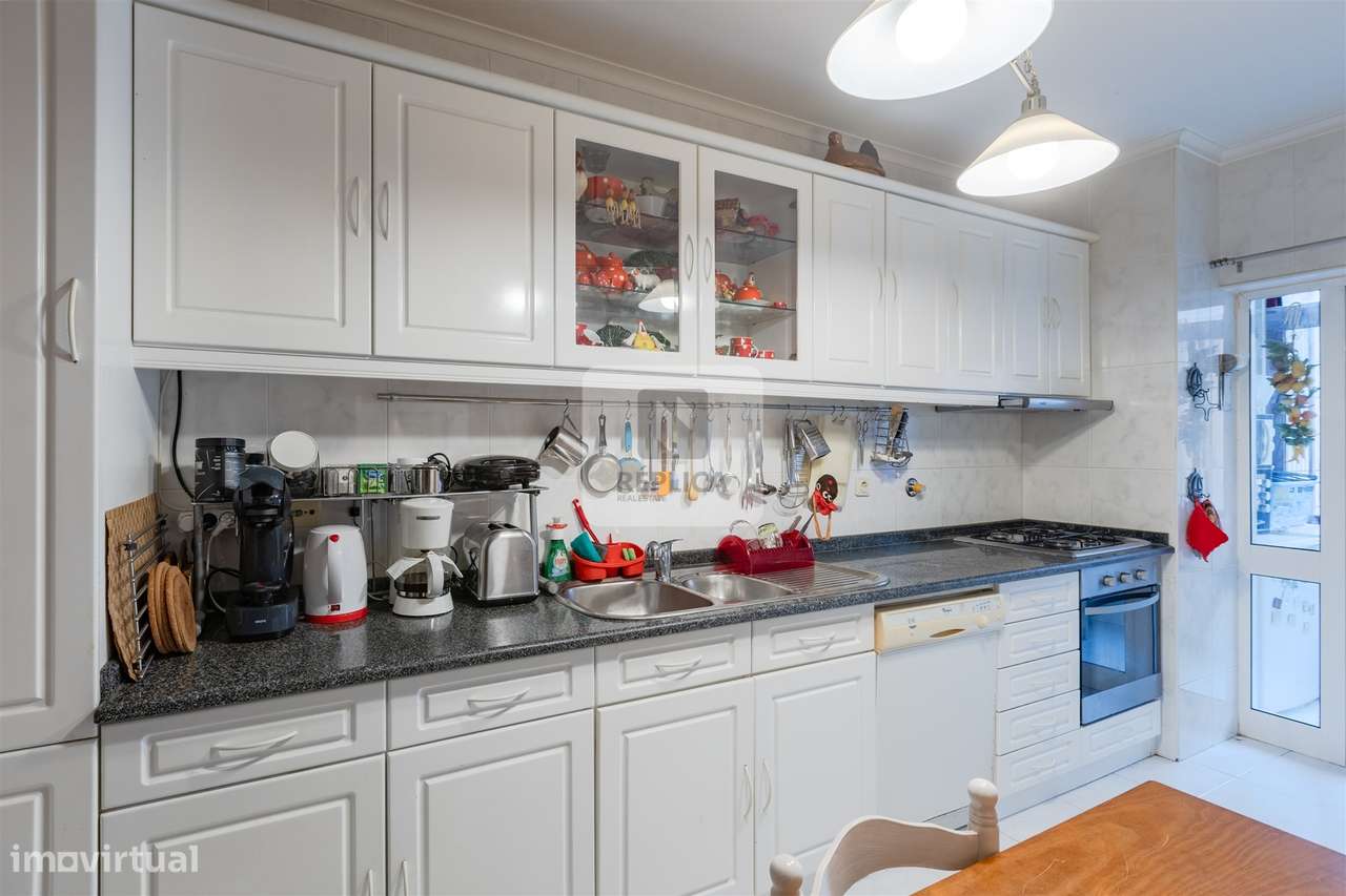 Apartamento T4 Com áreas generosas em Vilar do Paraíso-9
