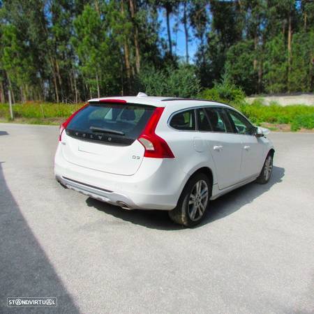 Volvo V60 2.0 D3 (163cv) 2010 - Peças Usadas (7371) - 4