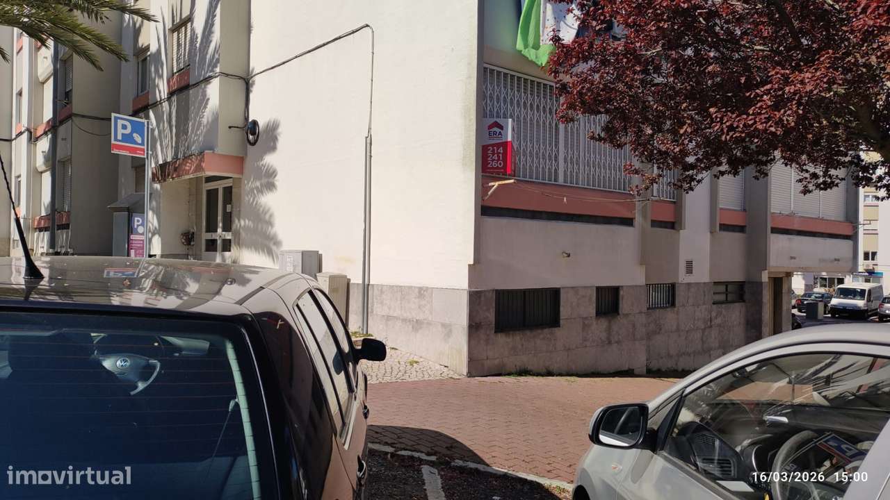 Apartamento T0 para investimento em Linda a Velha-18