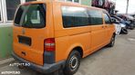 Dezmembrez Volkswagen T5 8+1 Locuri 2006 2.5tdi AXD - 2