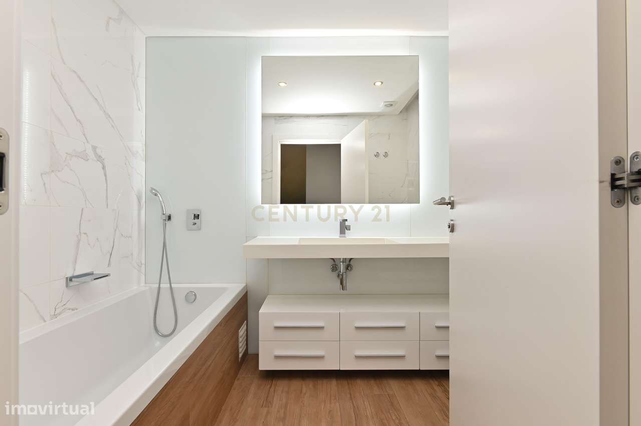 Apartamento T3 de Luxo com Box para 2 Carros — Quinta das Marianas, Pa-29