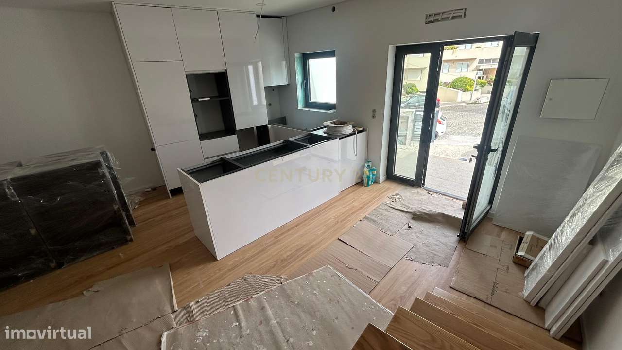 Excelente Oportunidade – T2+2 Duplex em Águas Santas-9