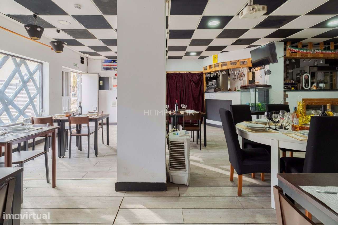 Loja na Avenida Bento de Jesus Caraça-7