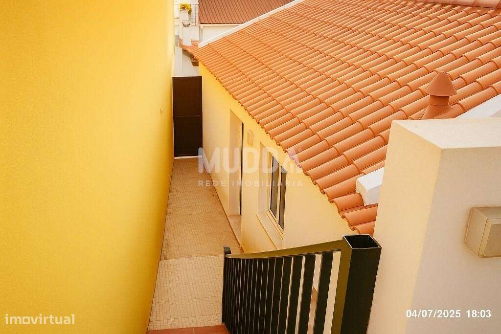 Moradia Térrea Renovada com 2 Quartos + 2 Escritório e Excelente Expos-5