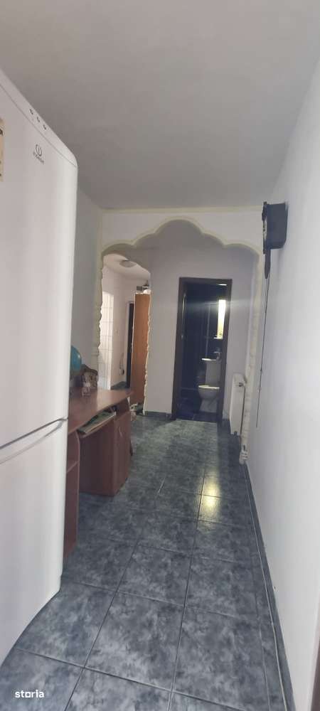 Vand apartament 4 cam. ,Topoloveni, etaj 1, ultracentral, langa Profi-9