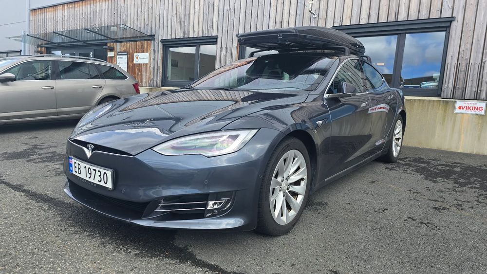Tesla Model S 2019
