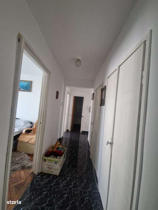 Apartament de 4 camere, decomandat, 96 mp., zona Andrei Muresanu-5