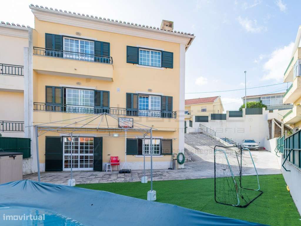 Moradia T5 com Jardim, Garagem ampla e Espaço para Piscina-44