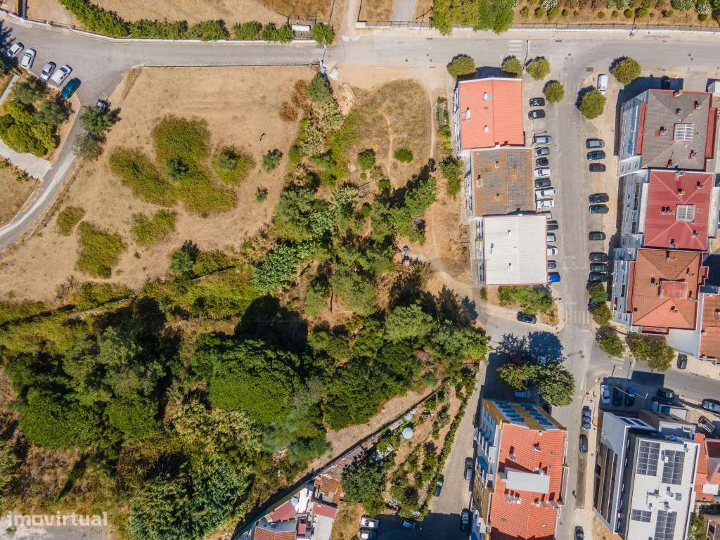 Loteamento de 3 Prédios Sobreda Projeto para 18 Fogos - Grande imagem: 4/17