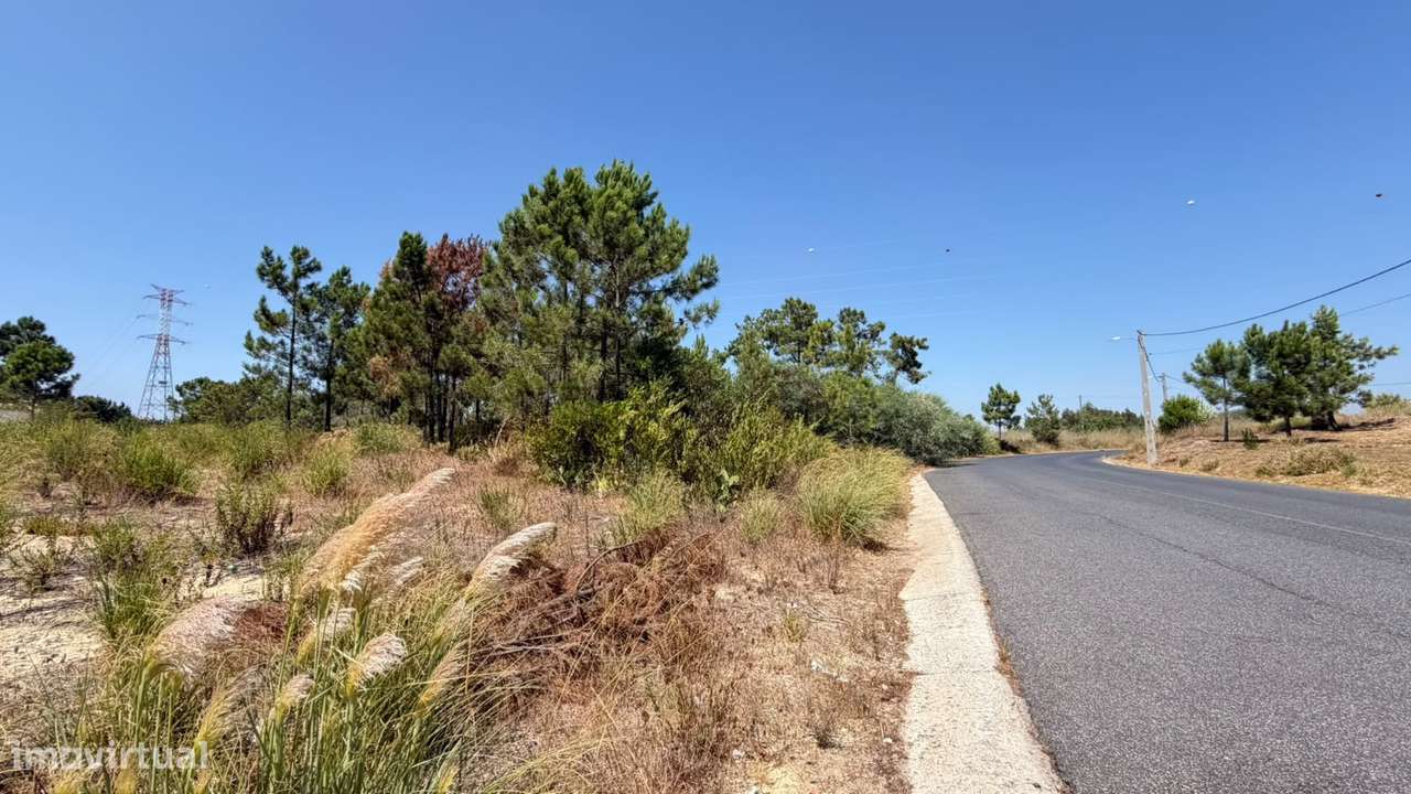 Terreno Urbano para Construção de Moradia em Marisol, Amora-12