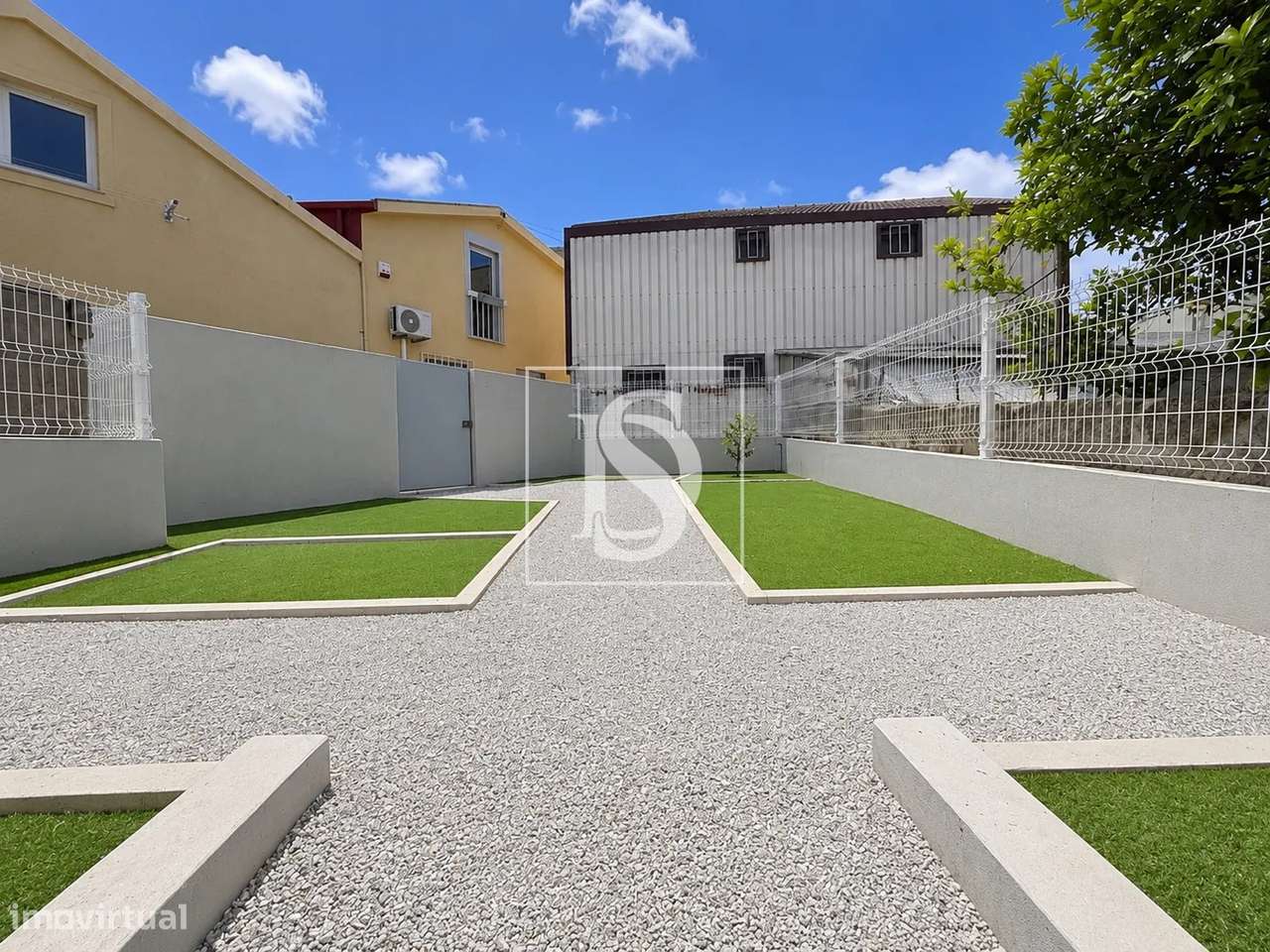 T0 pronto a habitar na Rua Faria Guimarães, Porto-18