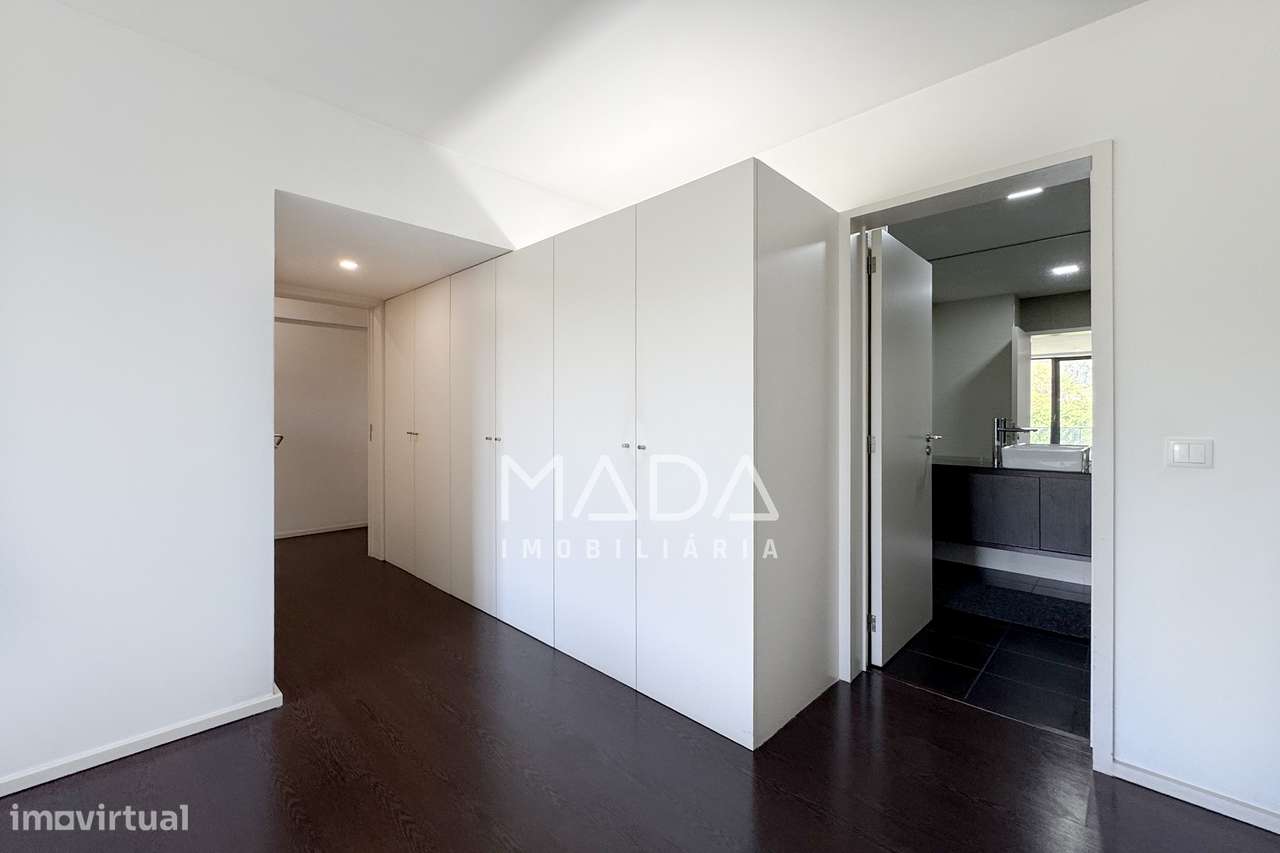 Apart. de luxo T3 (último piso) c/vistas p/Castelo de Guimarães-17