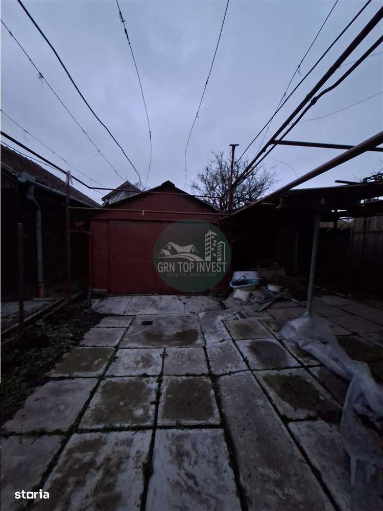 Casa 4 camere pivnita curte individuala Zona Lazaret-16