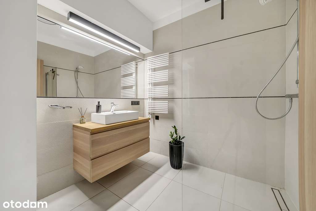 Luksus w sercu natury - dom przy ścianie lasu-12