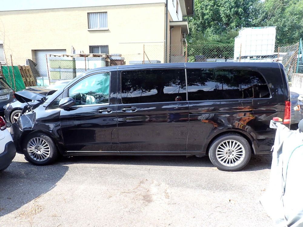 Mercedes-Benz V II 300 d extralang 9G-TRONIC Style 2022