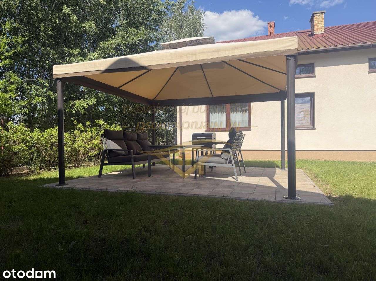 na inwestycje do zamieszkania , duża działka