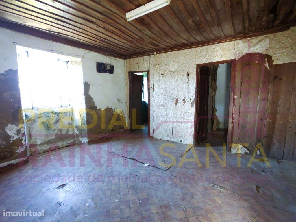 Moradia da aldeia para reabilitar-15 Km de Coimbra-9