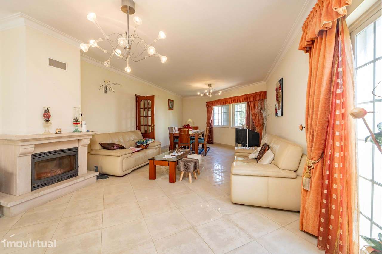 Fantastica Moradia T6 São João da Talha-12