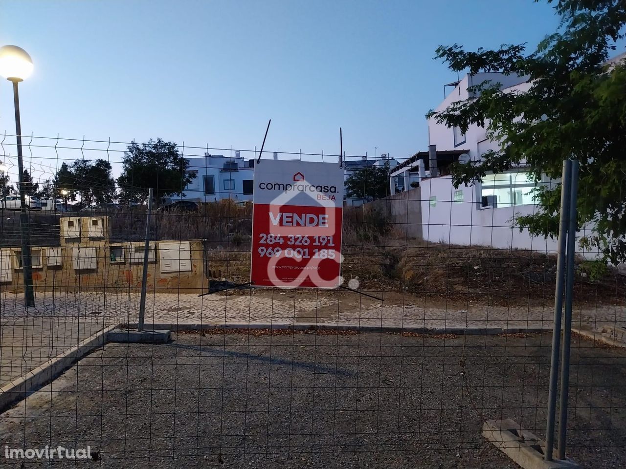 Lote de terreno, para construção de uma moradia V3 unifamiliar.