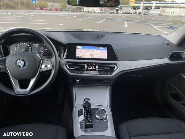 BMW Seria 3 318d Touring Aut. - 8