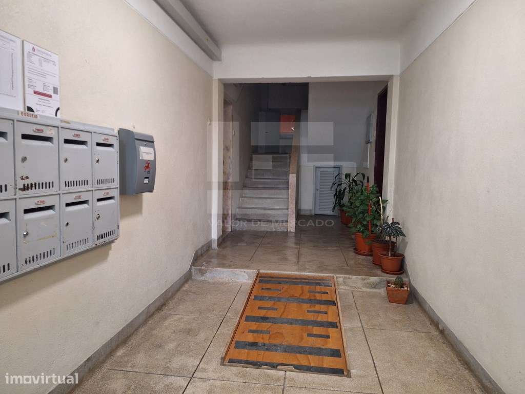 APARTAMENTO T2 - BENFICA _ RECUPERADO-17