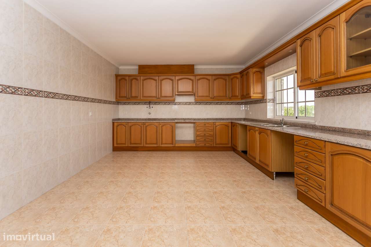 Moradia de 6 assoalhadas em lote de 500 m2-4