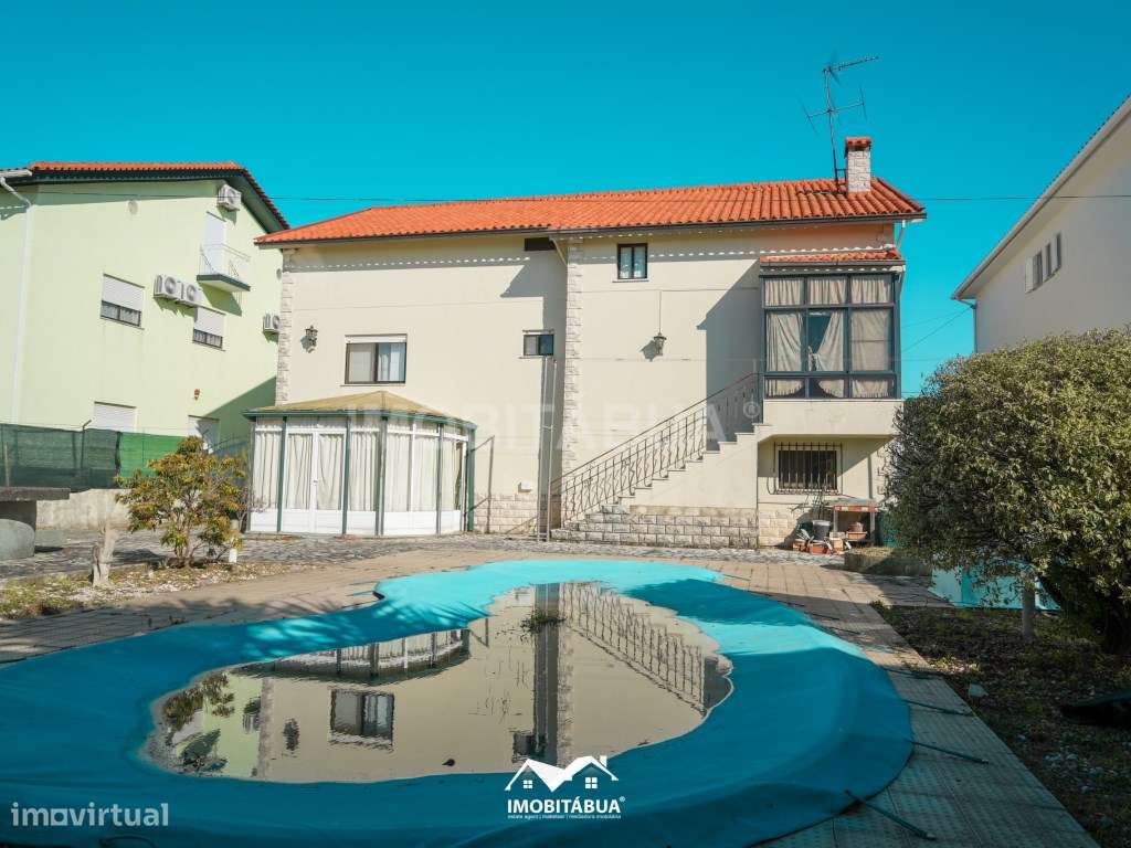 Moradia T5 com Piscina (Jacuzzi Integrado), Jardim e Churrasqueira - Grande imagem: 2/48