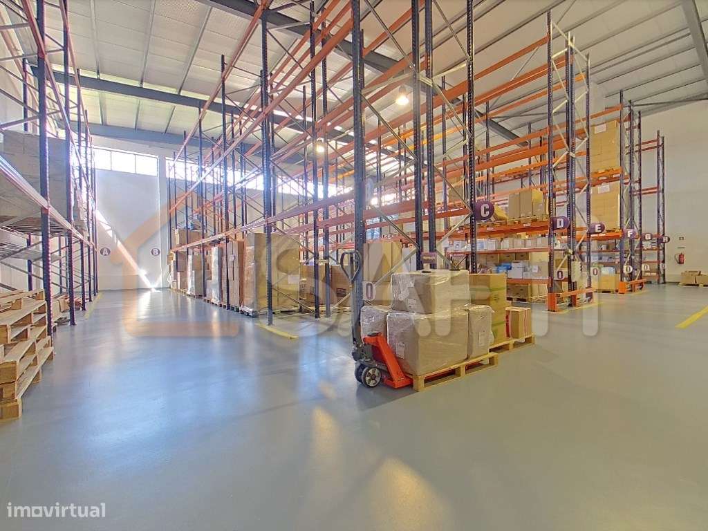 Armazém de 633m2 em Alcainça, Mafra - Grande imagem: 4/29
