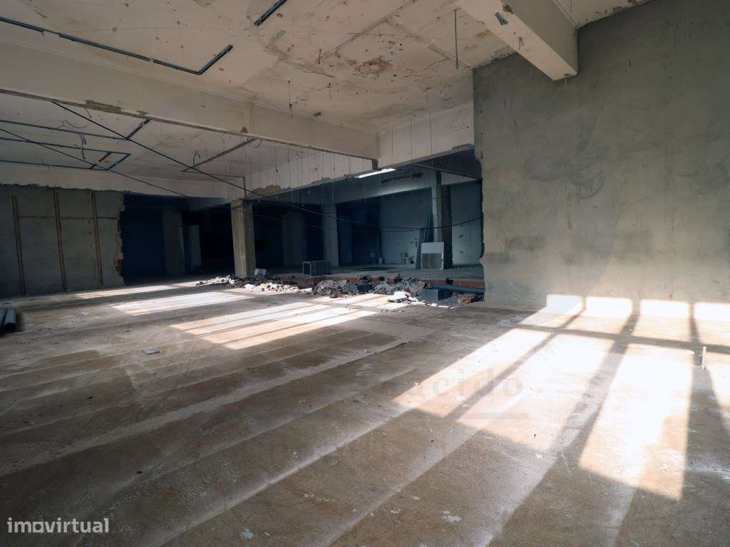 Escritórios, Co-Working ou Espaço de Múltiplas Utilizações com Esta...-23