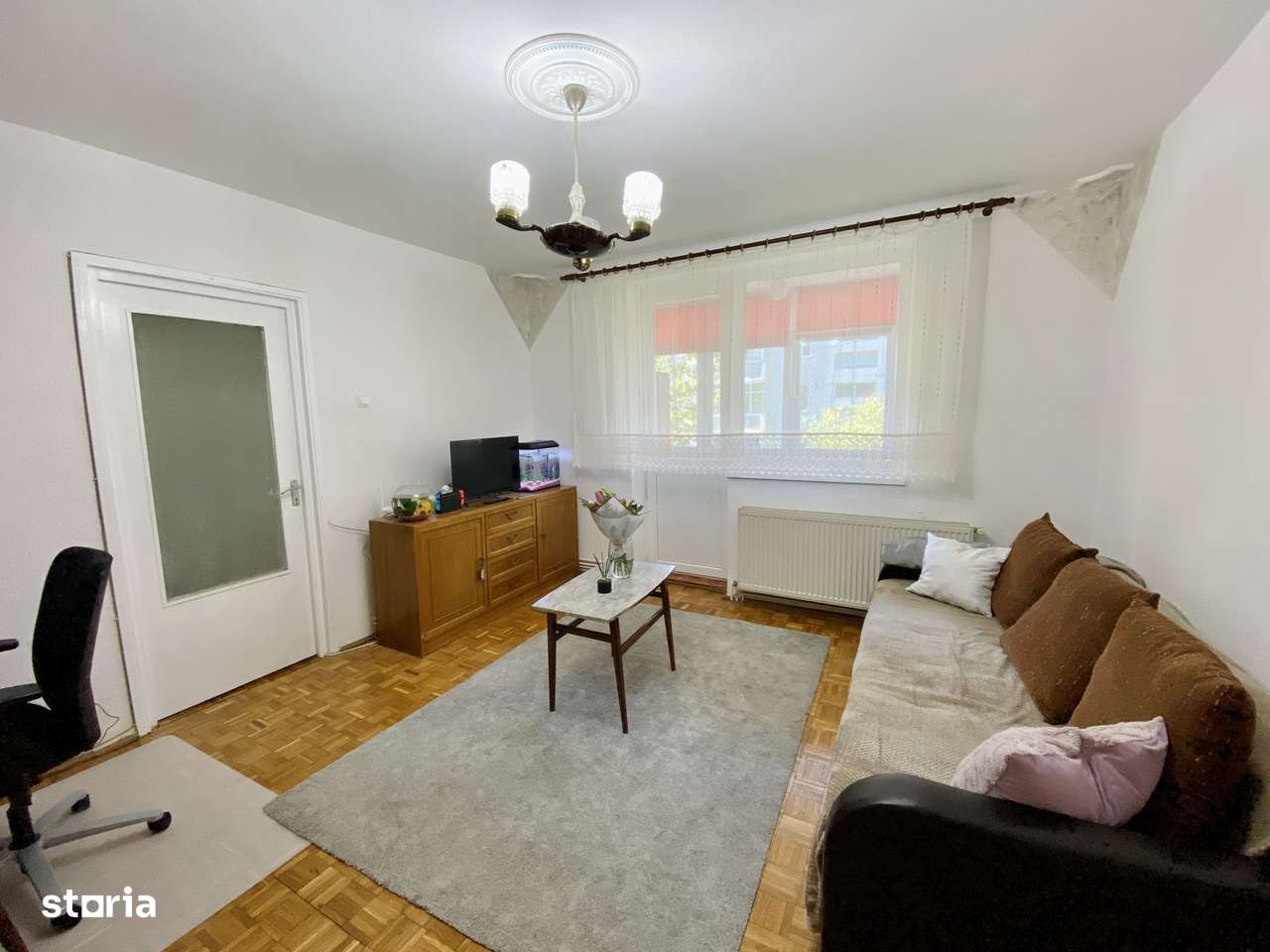 Apartament  cu 2 camere - balcon, camara, debara - etaj 2 - Rahovei-0