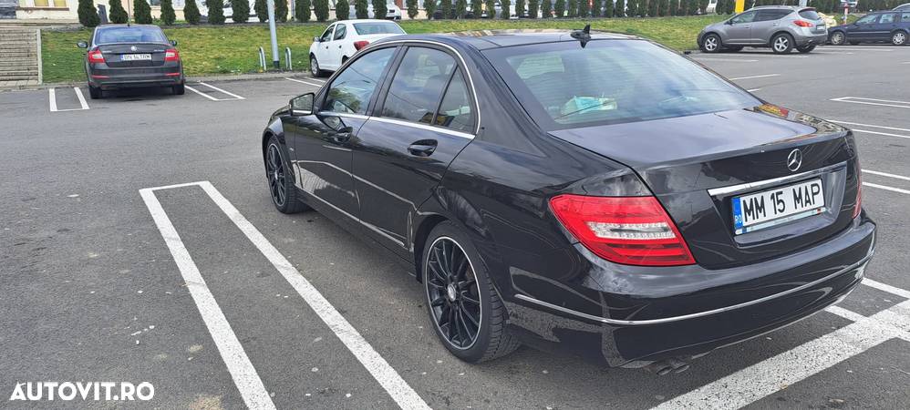 Mercedes-Benz C 200 CDI BlueEFFICIENCY - 17