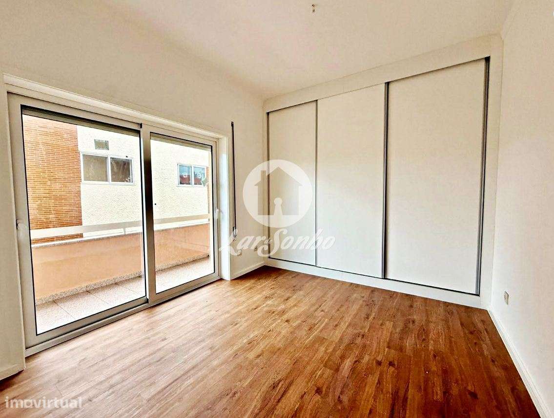 Apartamento T3, totalmente renovado, com Box, Águas Santas, Maia-12