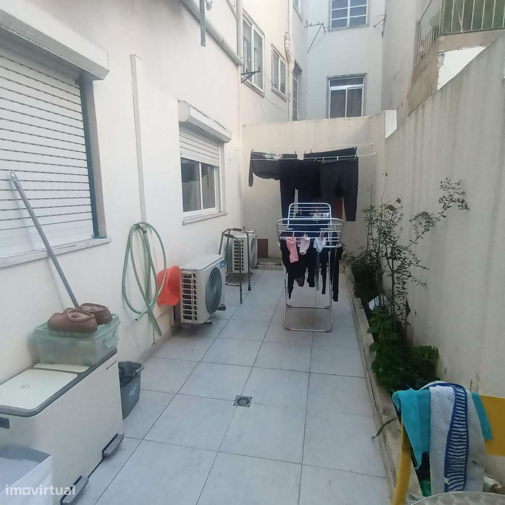 T2 com terraço no Bairro Rêgo em Lisboa-7